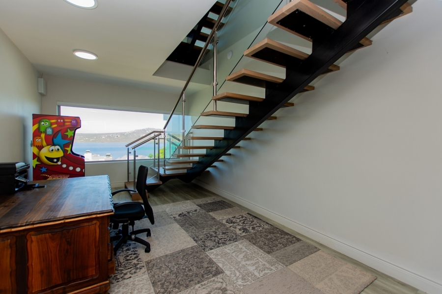 6 Bedroom Property for Sale in Myburgh Park Western Cape
